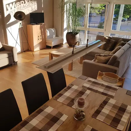 Tillyhome Apartamento *